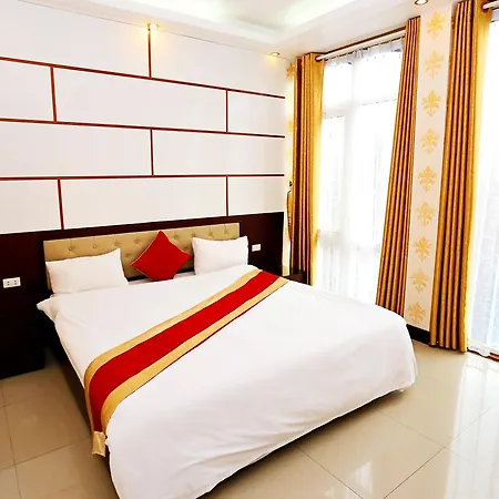 Fullhouse Hotel